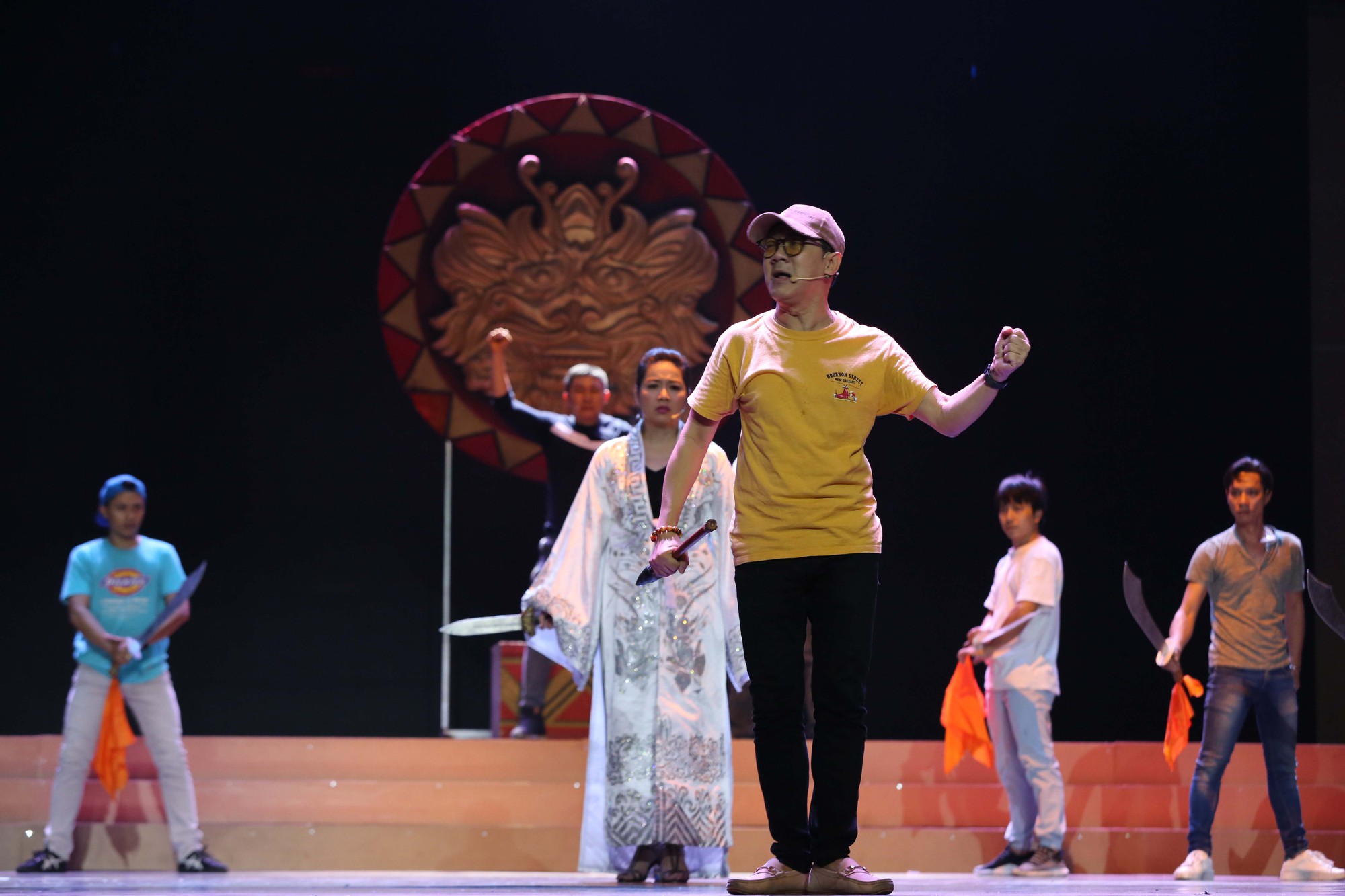 Trước giờ G Lễ trao giải Mai Vàng: Tâm sự của NSƯT Thành Lộc, Lê Khánh - Ảnh 5.