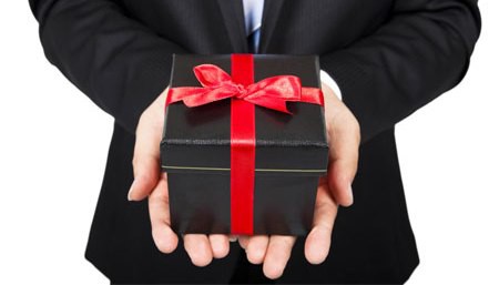 Quảng Bình cấm cán bộ "tranh thủ" biếu, tặng quà Tết lãnh đạo
