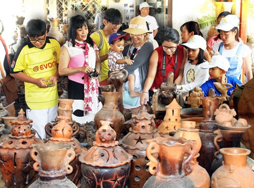 Gieo hồn tr&ecirc;n gốm cổ - Ảnh 2.