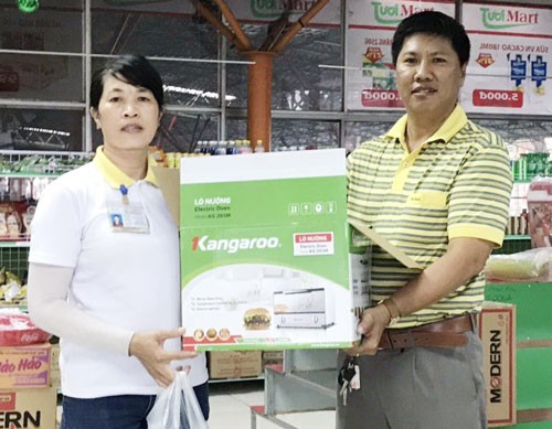 Đưa hàng giá rẻ đến công nhân
