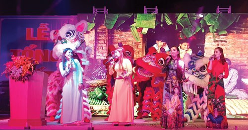 Tặng quà, rút thăm trúng thưởng cho công nhân