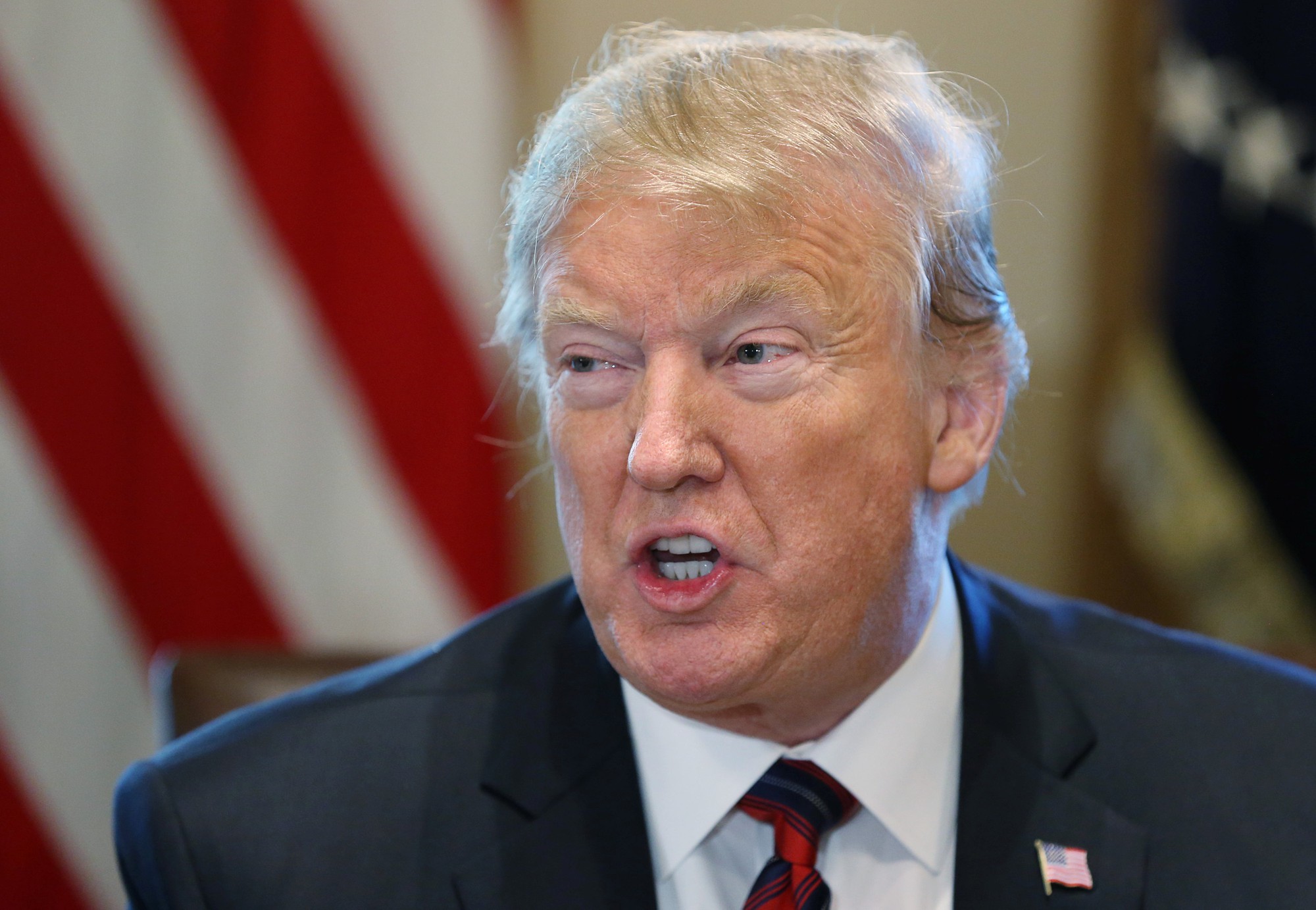 Ông Trump nổi đóa với tiết lộ bom tấn của The New York Times
