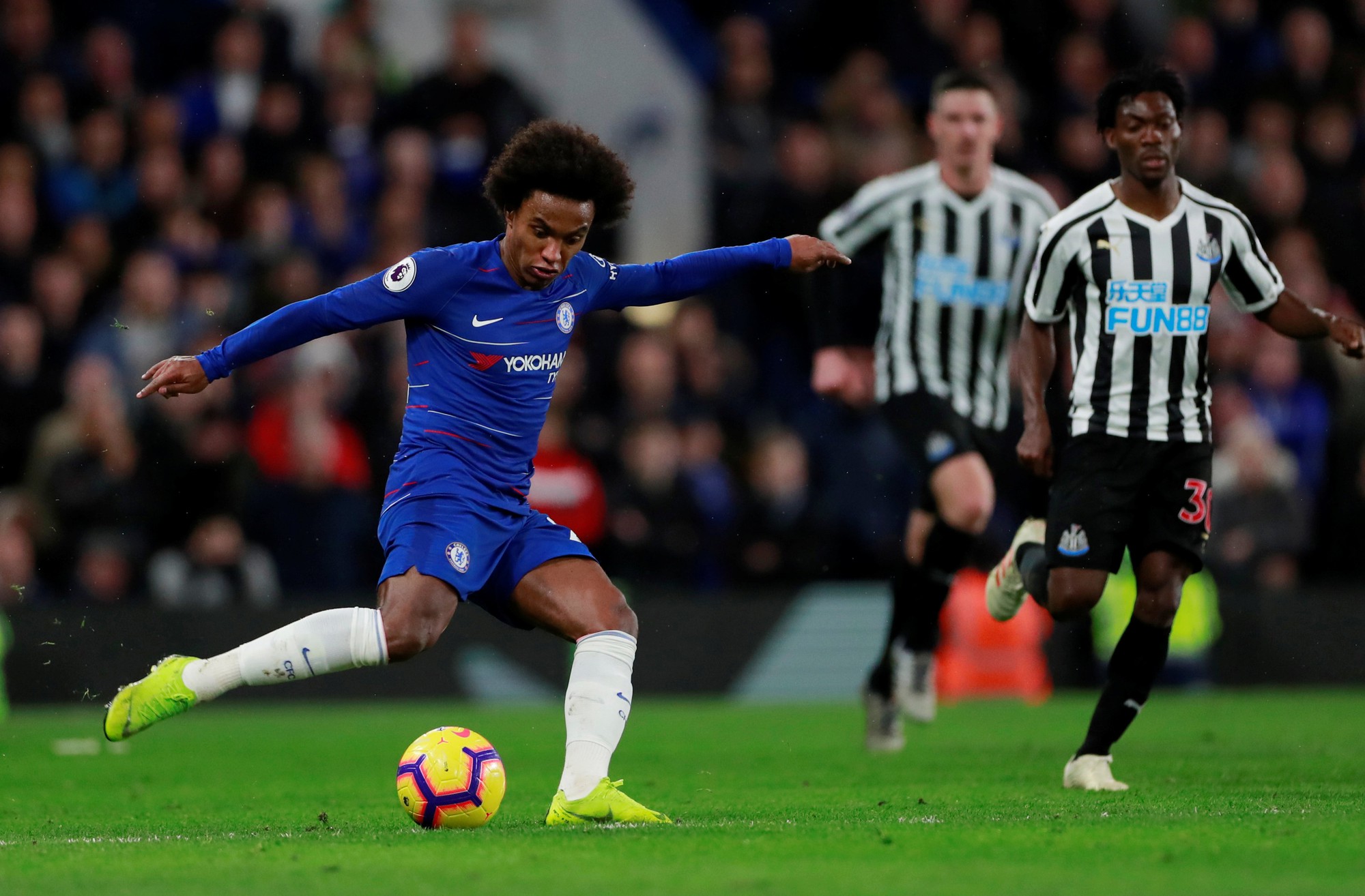 Clip: Chelsea, Liverpool thắng trận tạo &aacute;p lực cho Man City, Tottenham - Ảnh 5.