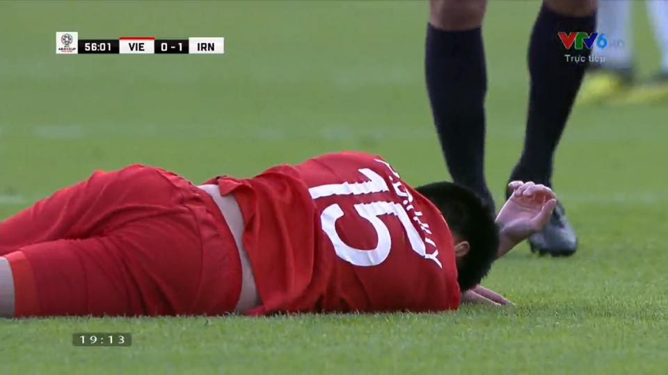 Clip: Tiền vệ Đức Huy liên tục nói "em không nhớ gì cả"