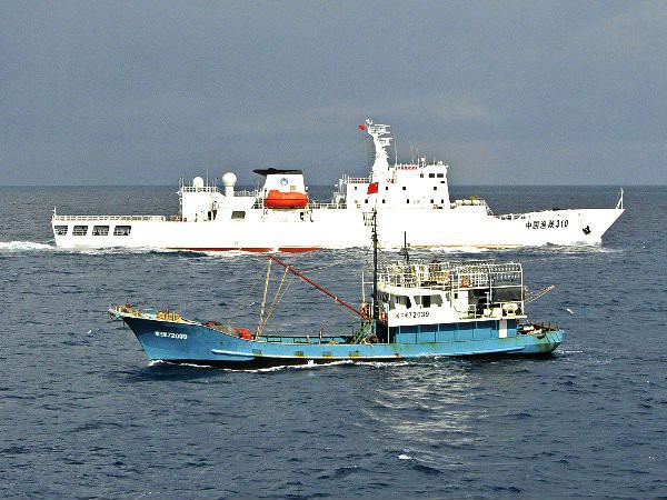 Philippines tố hải quân Trung Quốc "đội lốt" ngư dân hoạt động tại Trường Sa