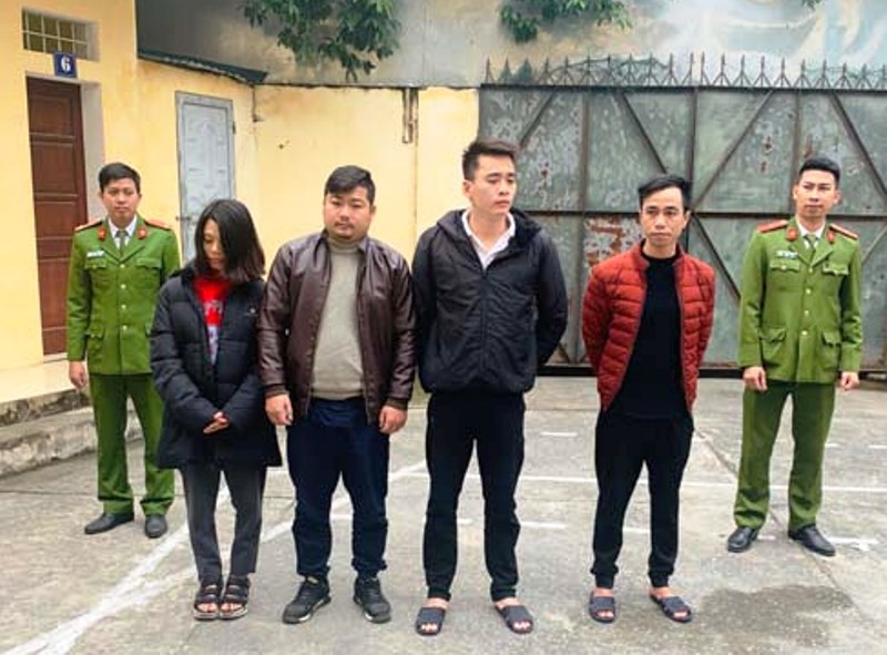 300 cảnh s&aacute;t truy qu&eacute;t &ldquo;t&iacute;n dụng đen&rdquo;: Bắt th&ecirc;m 1 kiều nữ c&ugrave;ng 3 đối tượng - Ảnh 1.