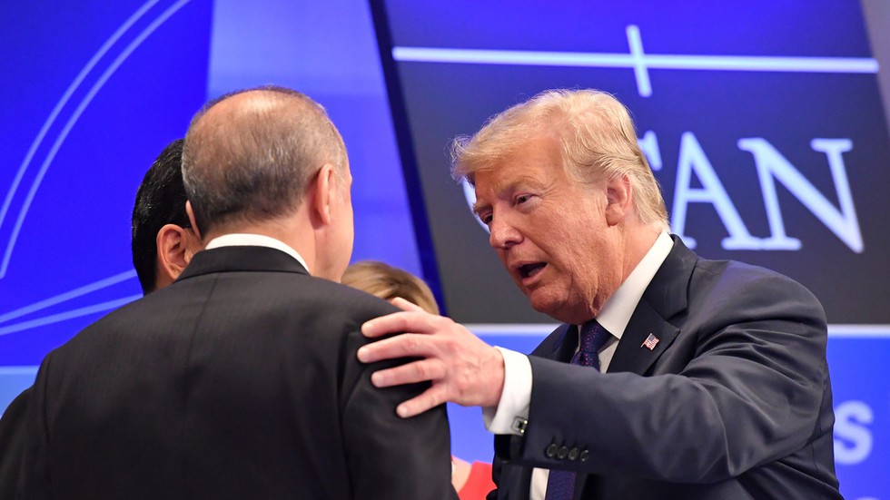 Ông Trump dọa “tàn phá” kinh tế Thổ Nhĩ Kỳ
