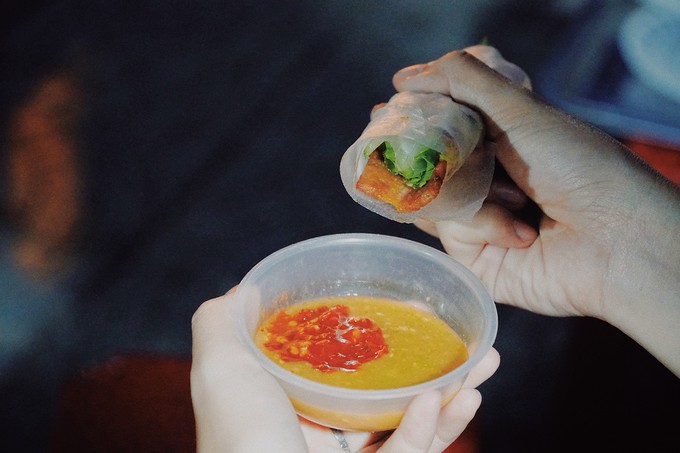 Bánh ướt thịt nướng Hội An: Muốn ăn phải biết cuốn - Ảnh 8.