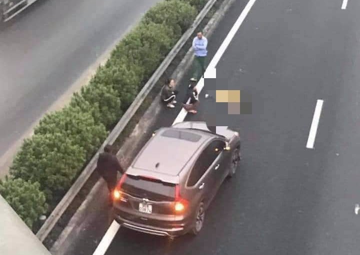Xe ôtô 7 chỗ tông chết người đàn ông đi bộ ngang qua cao tốc Pháp Vân - Cầu Giẽ