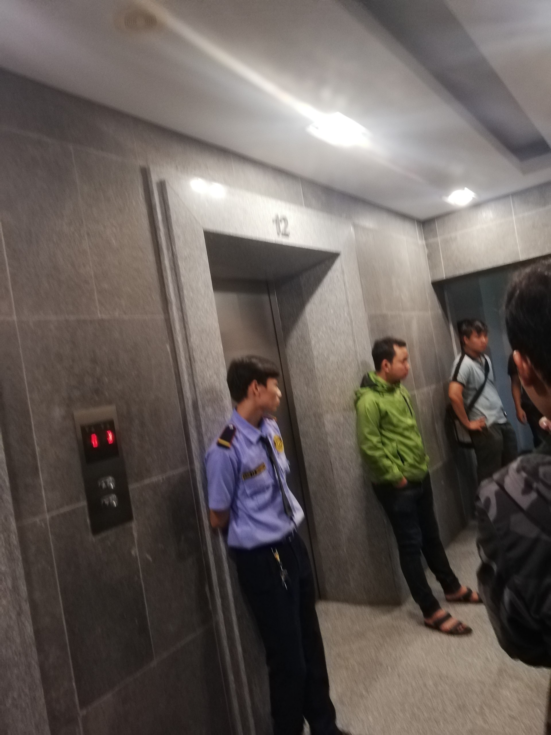 Đà Nẵng: Phát hiện một người nước ngoài tử vong bên trong căn hộ cao cấp - Ảnh 2.