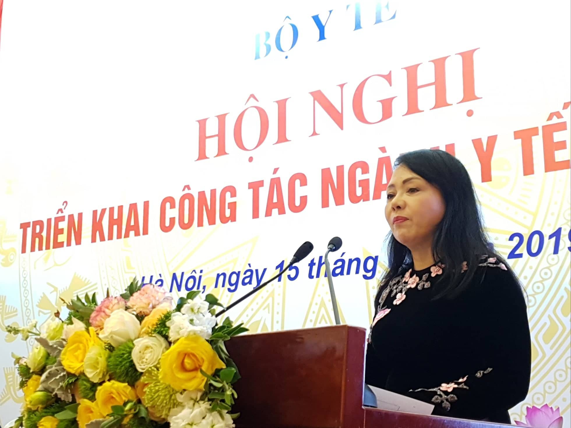 Khiển tr&aacute;ch, kỷ luật v&agrave; cho nghỉ việc 182 nh&acirc;n vi&ecirc;n y tế bị tố qua đường d&acirc;y n&oacute;ng - Ảnh 1.