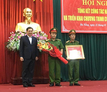 Chủ tịch Đà Nẵng thưởng nóng ban chuyên án vụ dùng súng cướp giữa ban ngày