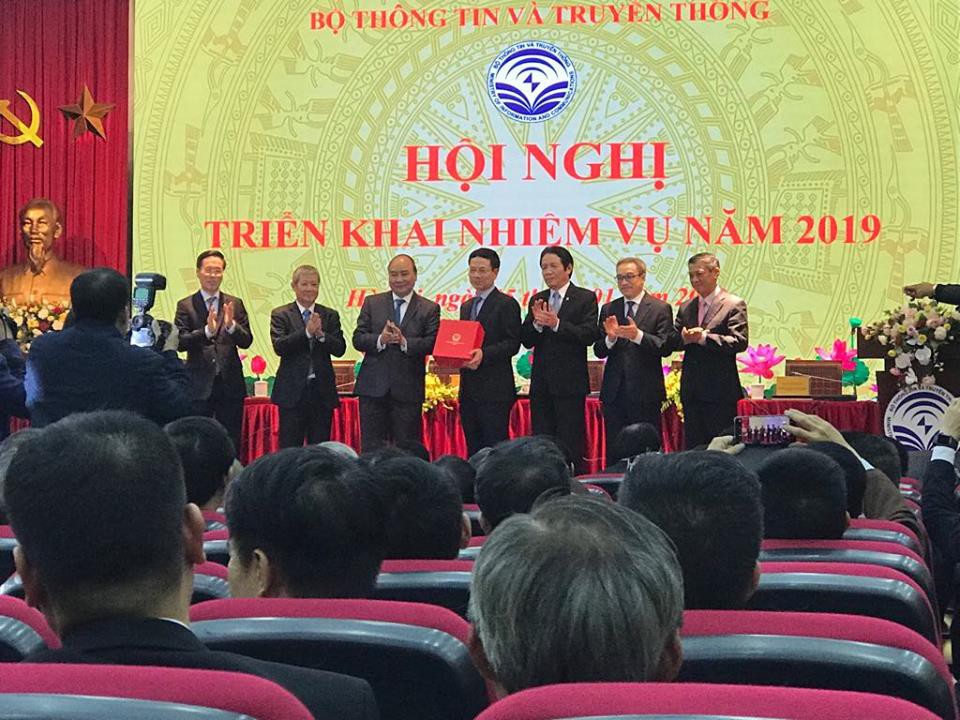 Thủ tướng: Vụ AVG làm mất cán bộ, tổn hại lớn nhưng Bộ TT-TT “vấp mà không được ngã” - Ảnh 2.