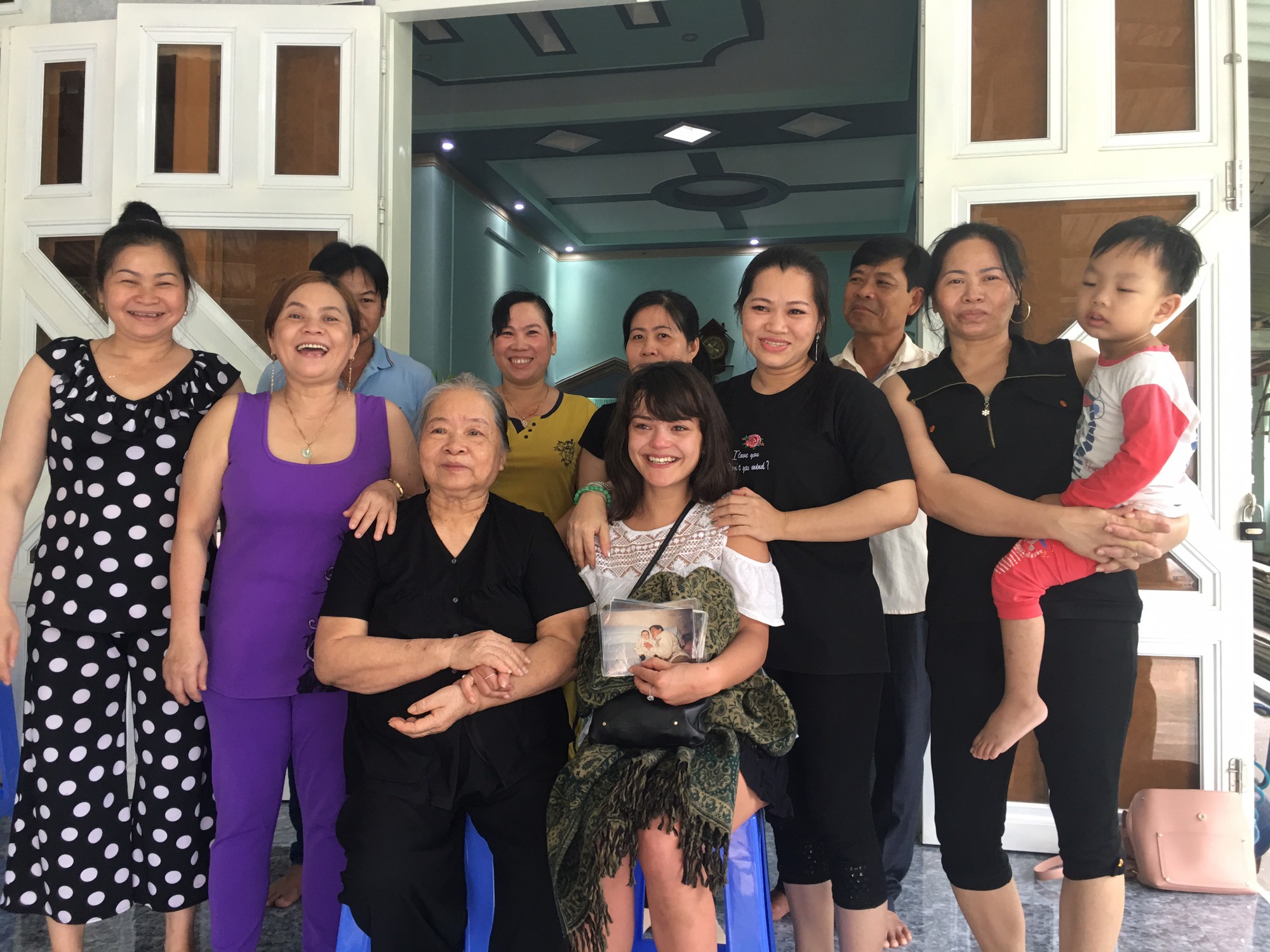 Cô gái Pháp rưng rưng gặp lại gia đình ở Vũng Tàu sau nhiều năm thất lạc - Ảnh 7.