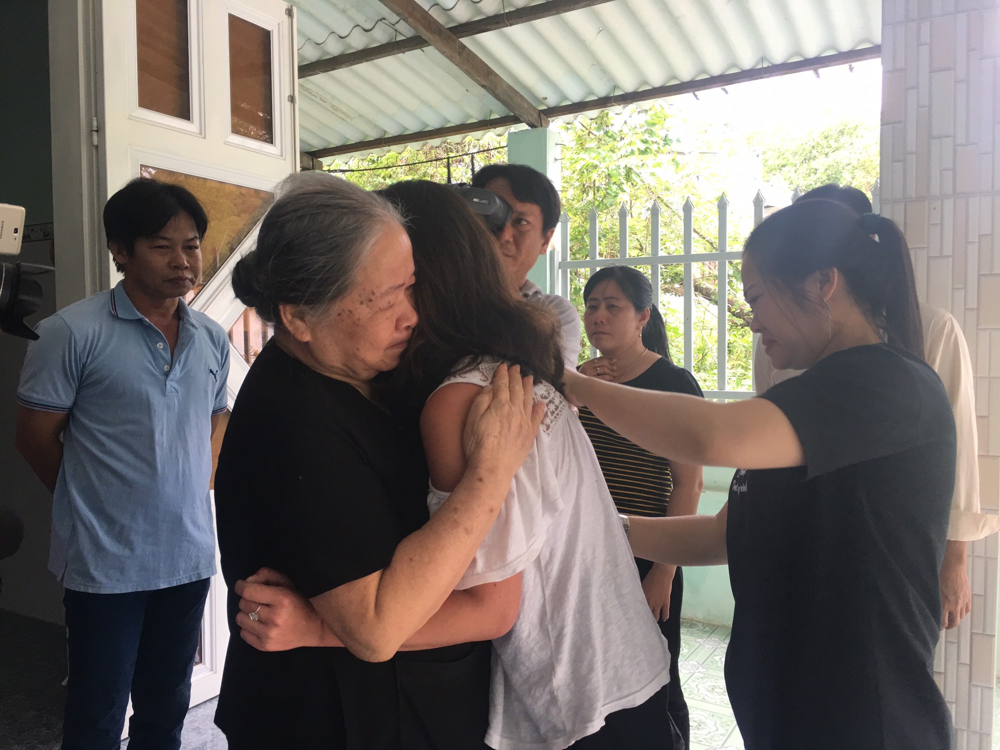 Cô gái Pháp rưng rưng gặp lại gia đình ở Vũng Tàu sau nhiều năm thất lạc - Ảnh 6.