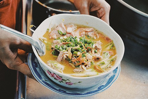 Qu&aacute;n hủ tiếu c&oacute; th&acirc;m ni&ecirc;n được chế biến c&ocirc;ng phu ở S&agrave;i G&ograve;n - Ảnh 1.