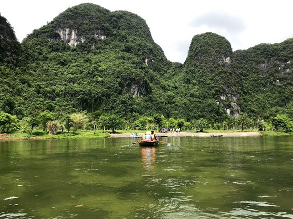Về n&uacute;i rừng h&ugrave;ng vĩ ở cố đ&ocirc; Ninh B&igrave;nh - Ảnh 7.