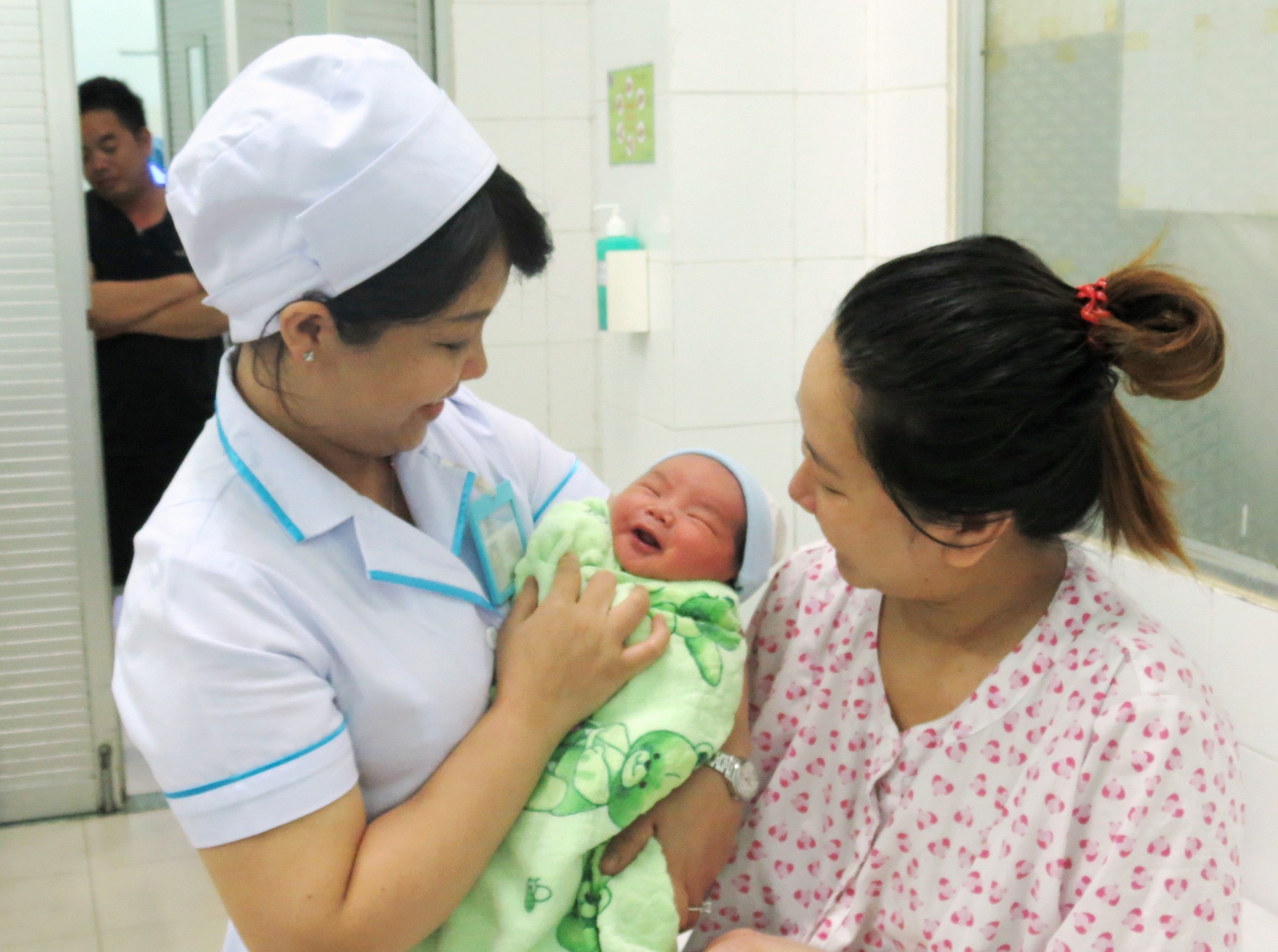 Những giao thừa không ngủ, xem pháo bông trong xe...cấp cứu