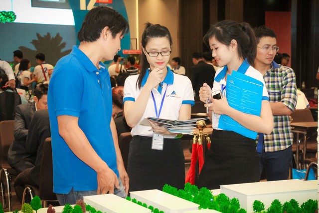 Một năm làm ăn khó khăn của môi giới địa ốc TP HCM - Ảnh 2.