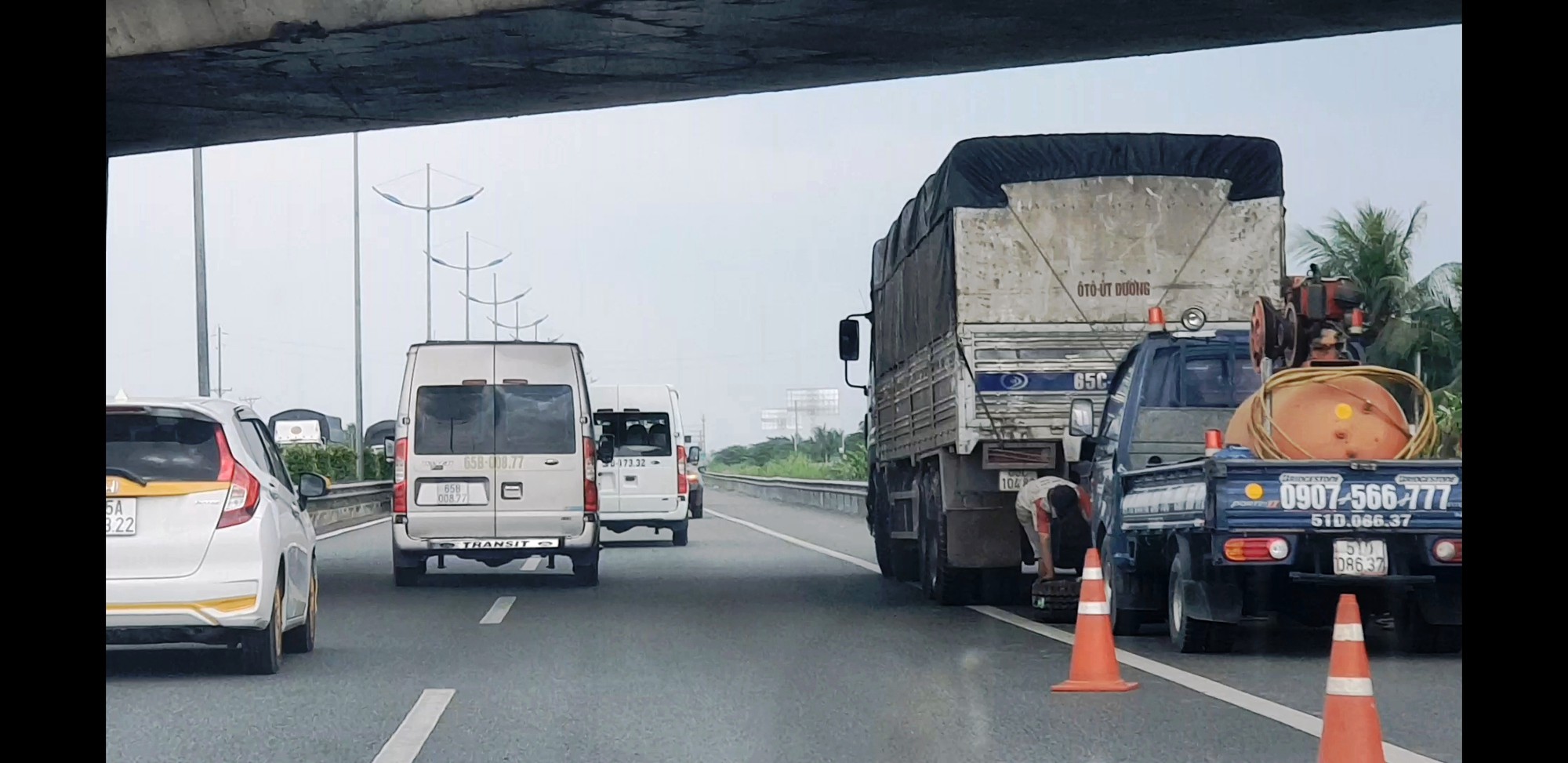 Tuyến cao tốc TP HCM - Trung Lương đang như... đường l&agrave;ng! - Ảnh 2.