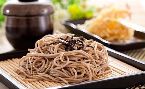 Đêm giao thừa người Nhật ăn mì soba - Ảnh 1.