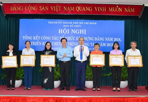 Xây dựng cơ chế để người dân góp ý cho Đảng