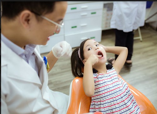 Răng sữa của trẻ có cần phải giữ gìn?