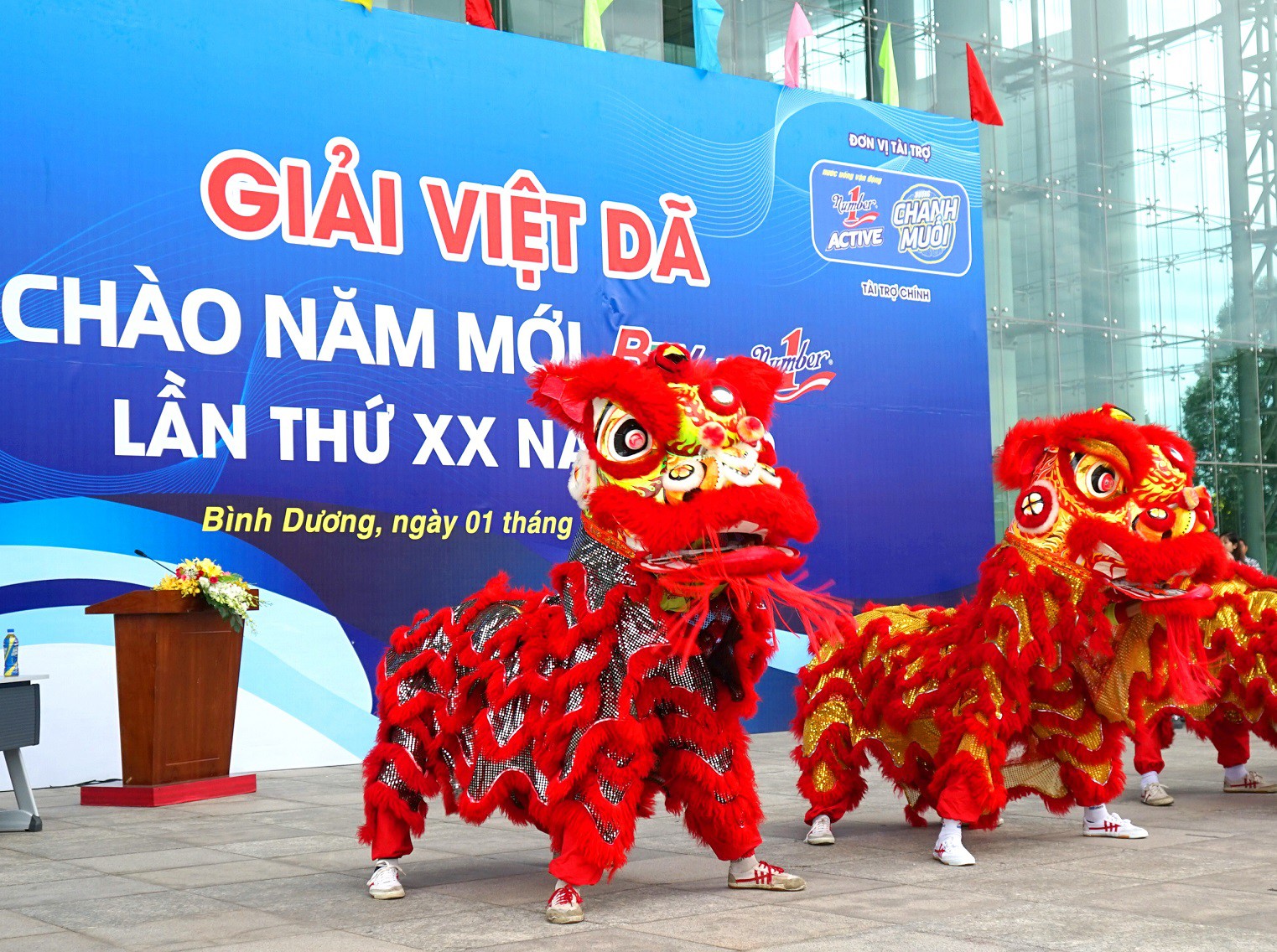 Hơn 8.000 người tham dự giải việt dã Chào năm mới - Ảnh 1.