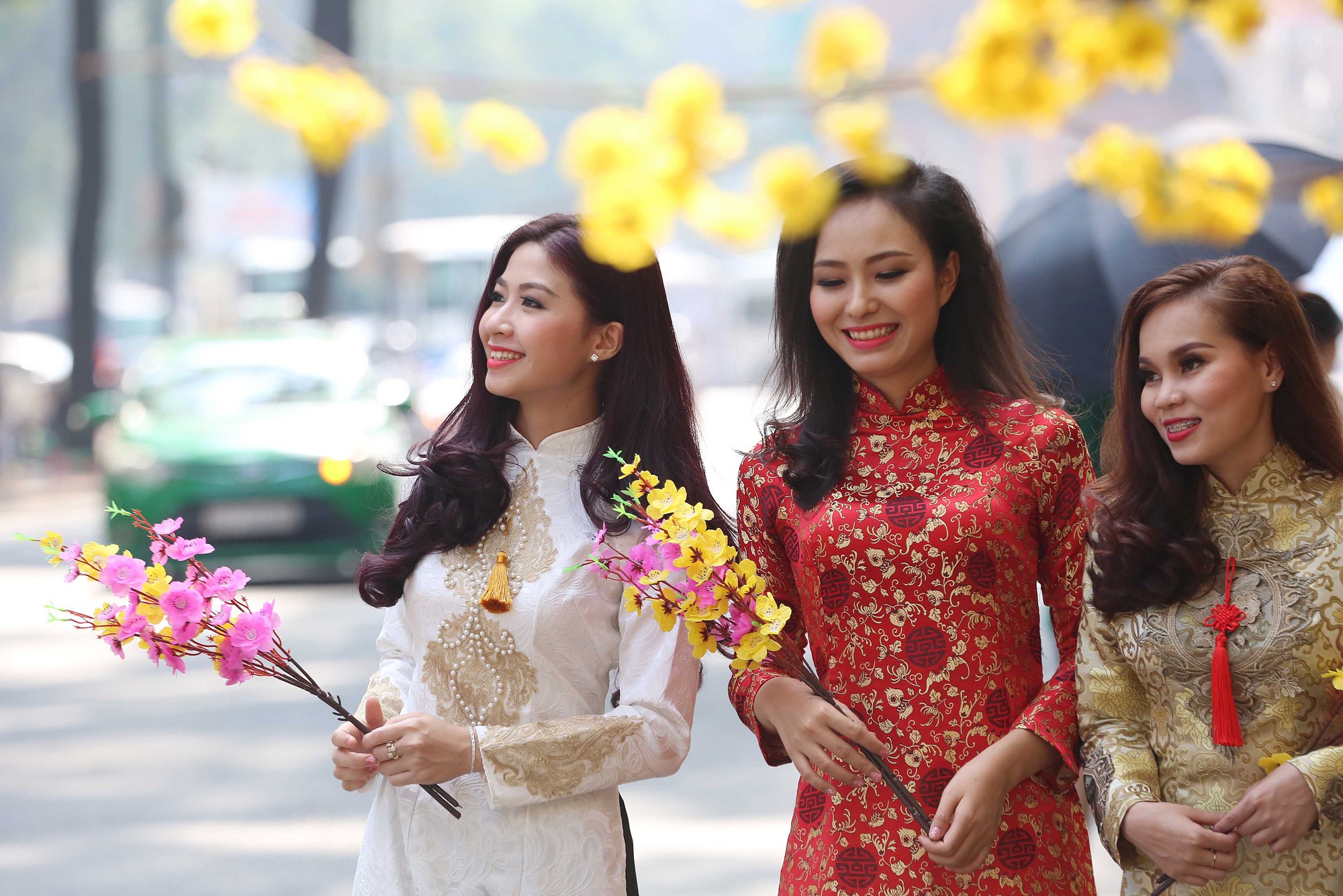 Rủ nhau chụp ảnh Tết sớm ở phố ông đồ - Ảnh 4.