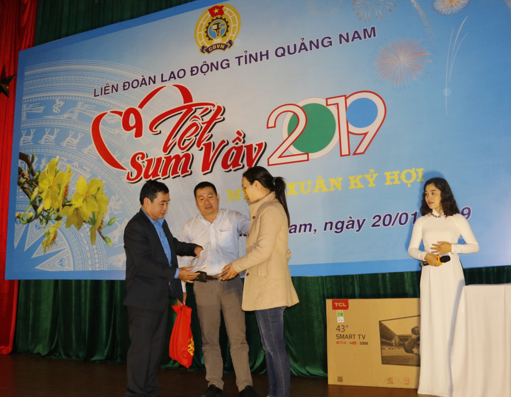 Tết sum vầy ấm áp, hơn 3,5 tỉ đồng đến với công nhân Quảng Nam - Ảnh 7.