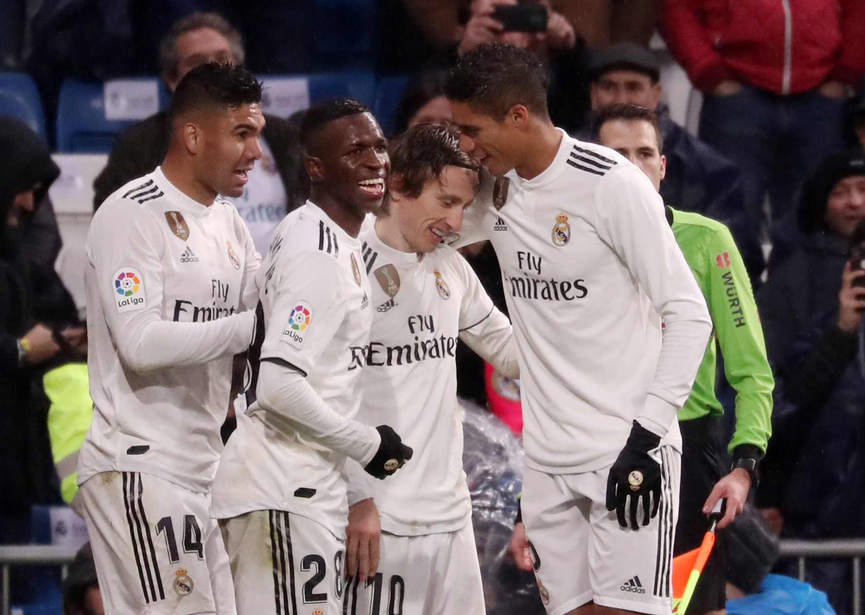 Real Madrid thắng kịch tính, vươn lên thứ 3 La Liga
