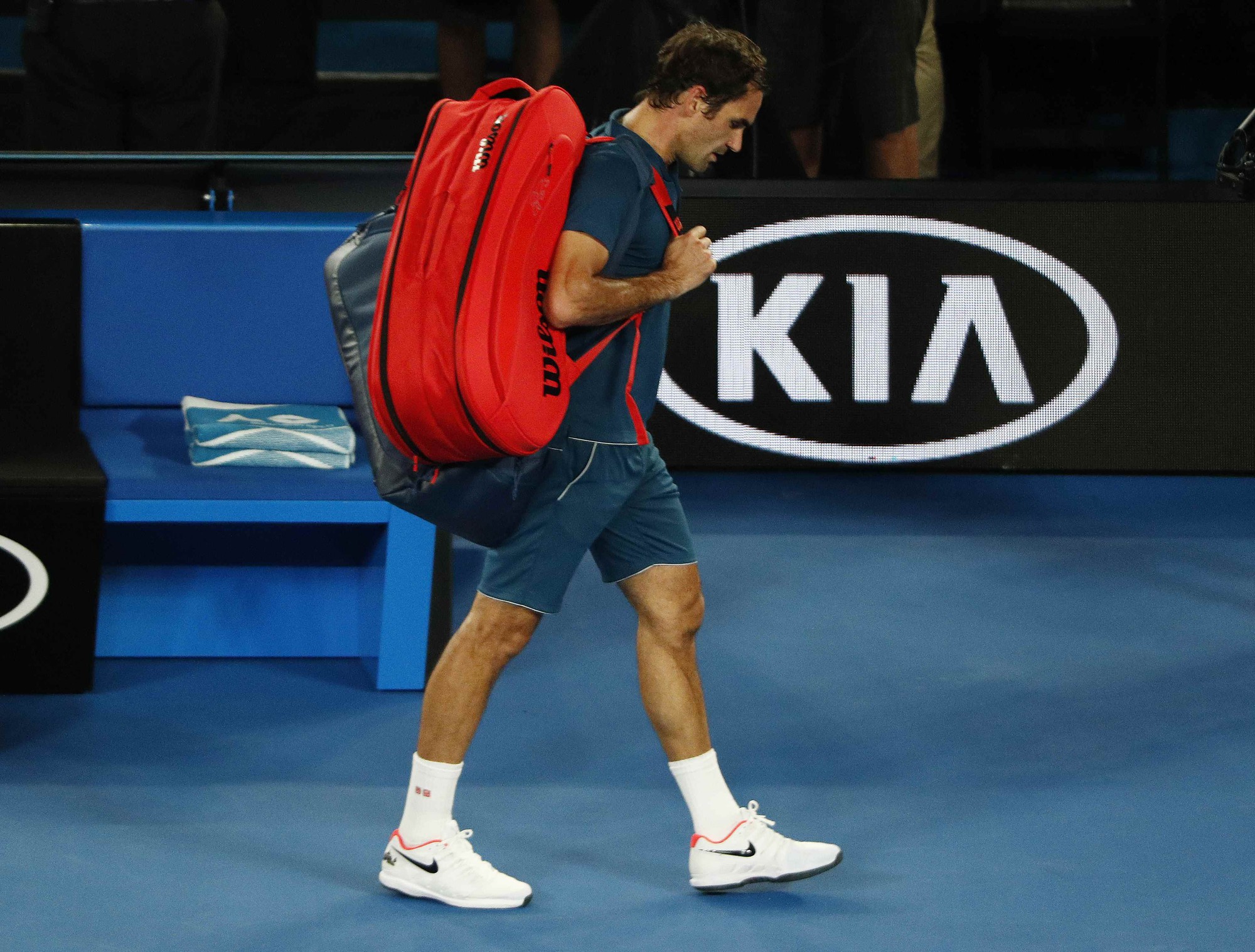Sốc! Federer bị loại ở v&ograve;ng 4 Giải &Uacute;c mở rộng - Ảnh 8.