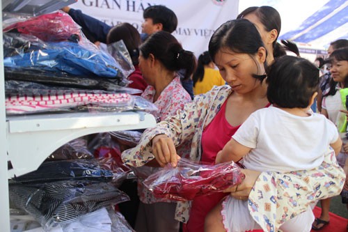 Góp chút Xuân cho công nhân khó khăn