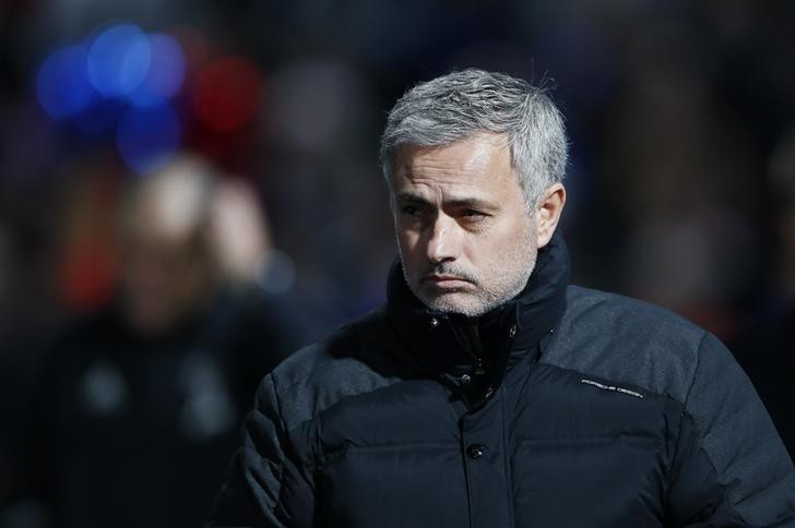 Mourinho dùng “quá khứ huy hoàng” đáp trả chỉ trích