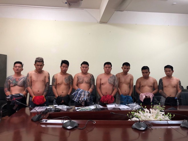 Khởi tố tr&ugrave;m giang hồ Vũ b&ocirc;ng hồng c&ugrave;ng 11 đồng phạm - Ảnh 1.