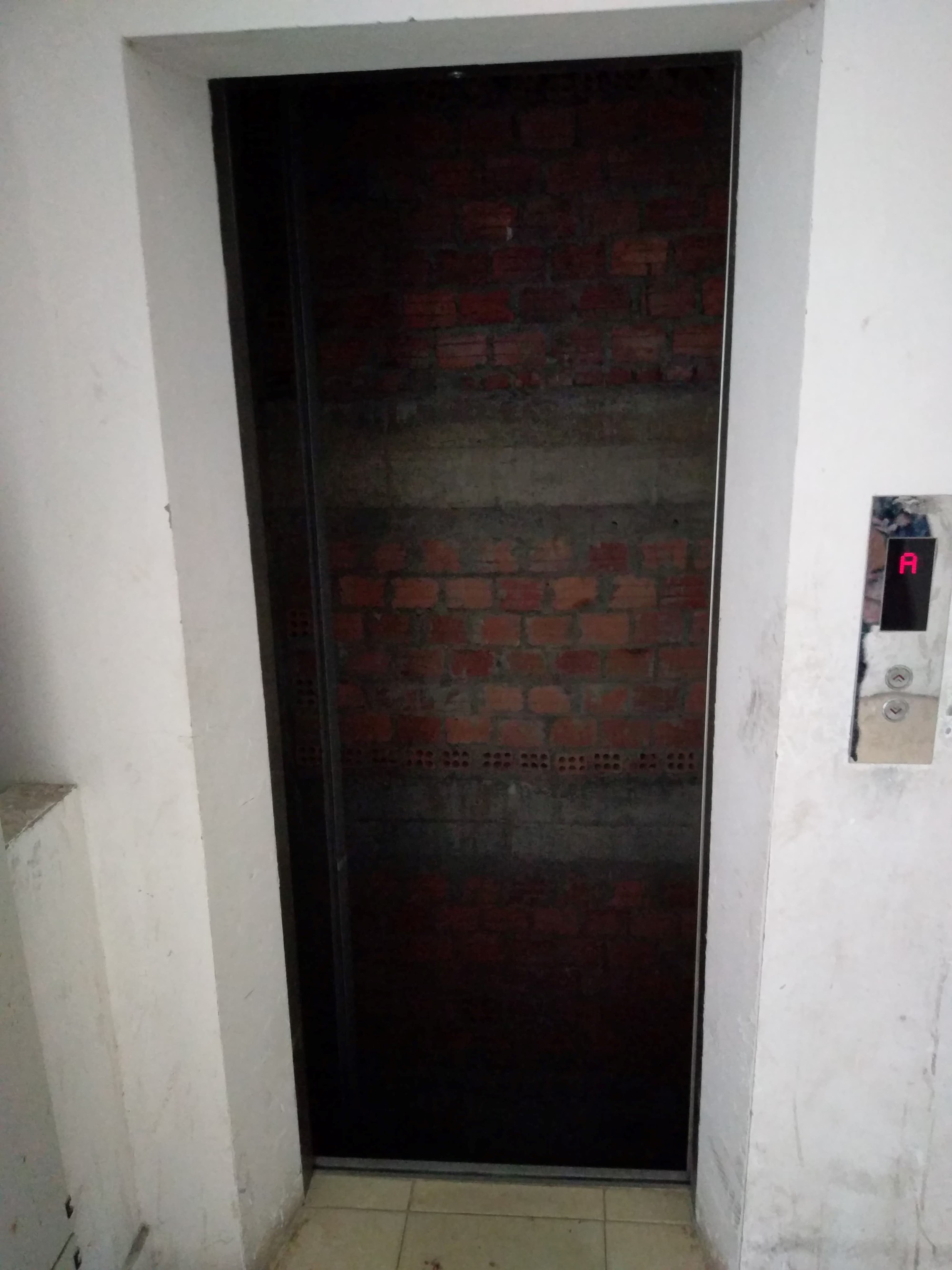 Vụ thang m&aacute;y kh&ocirc;ng c&oacute; cabin: Đơn vị bảo tr&igrave; chưa thực hiện đ&uacute;ng quy tr&igrave;nh - Ảnh 1.
