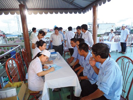 Phó Thủ tướng: Thực hiện nghiêm việc khám sức khoẻ định kỳ cho tài xế - Ảnh 1.