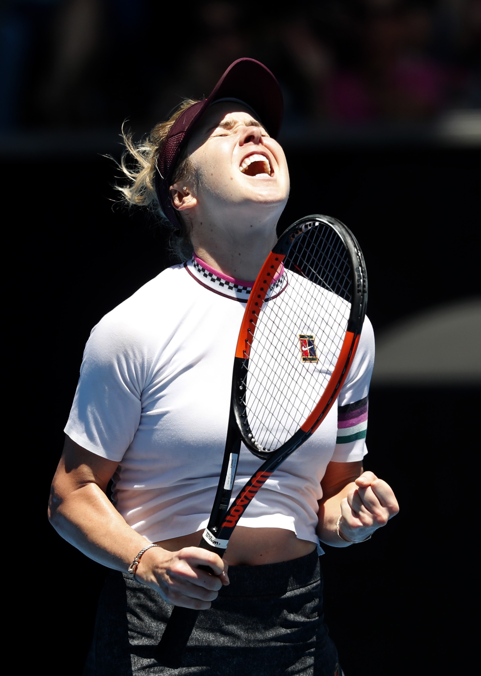 Ch&ugrave;m ảnh: Chấn thương khiến mỹ nh&acirc;n Svitolina gục ng&atilde; trước Osaka - Ảnh 9.
