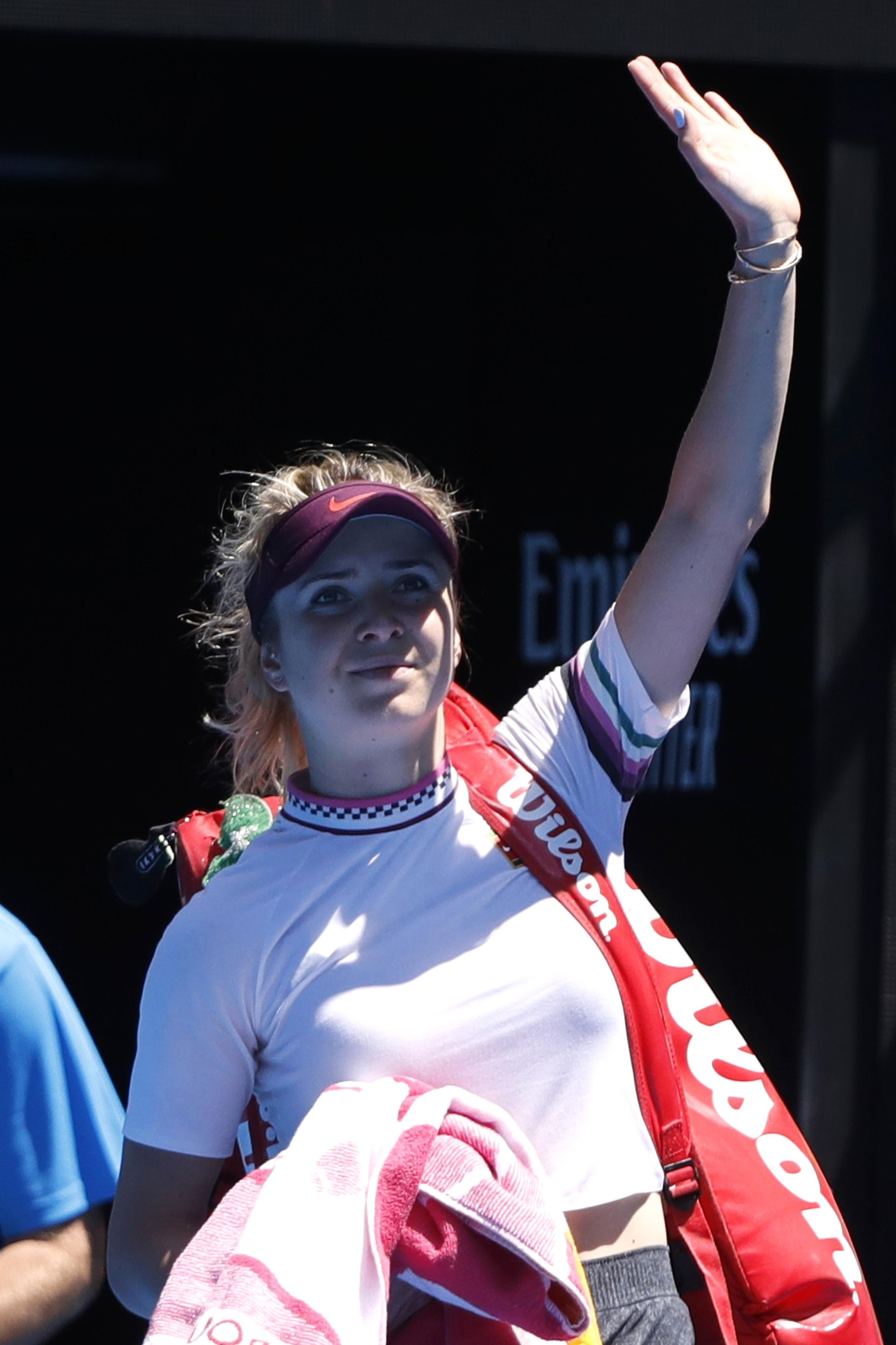 Ch&ugrave;m ảnh: Chấn thương khiến mỹ nh&acirc;n Svitolina gục ng&atilde; trước Osaka - Ảnh 13.