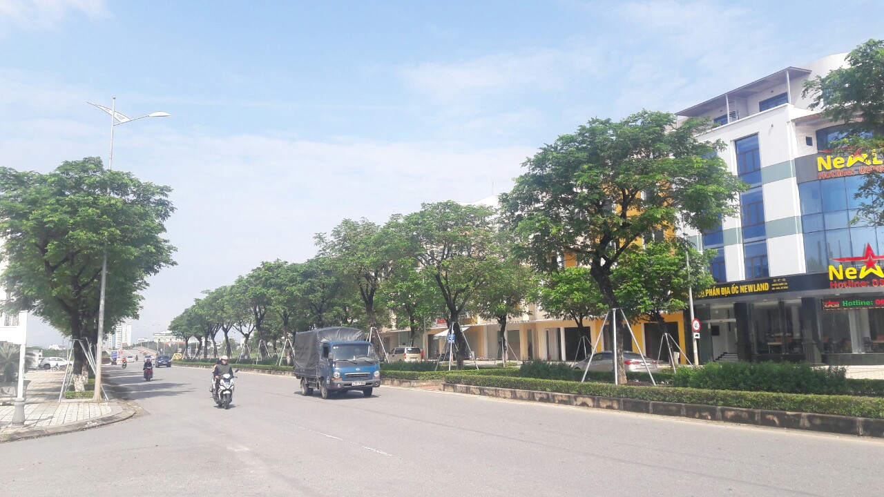 Nam thanh ni&ecirc;n t&aacute;o tợn đập cửa k&iacute;nh xế hộp, trộm hơn 35 triệu đồng - Ảnh 2.