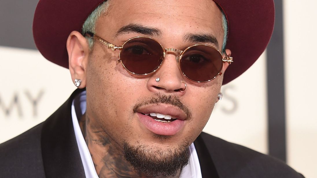 Ca sĩ Chris Brown được thả sau tố cáo hiếp dâm