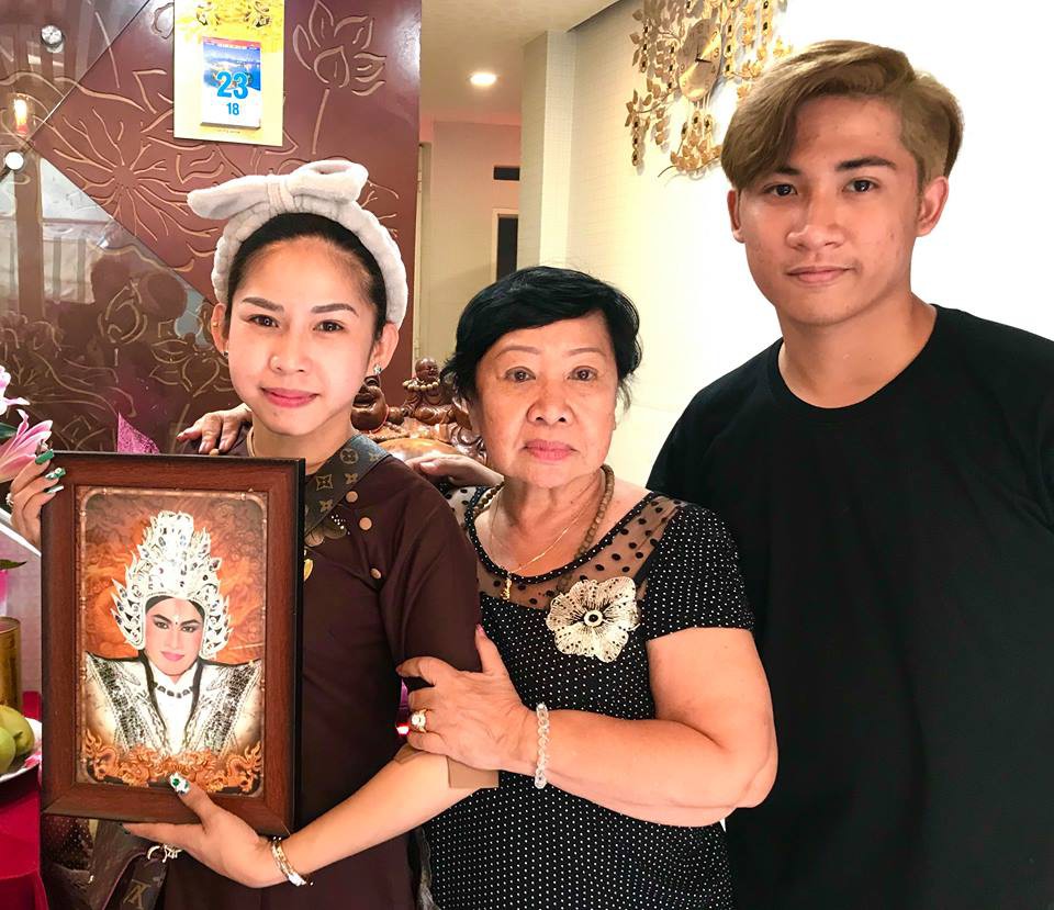 Gia tộc Huỳnh Long tề tựu trong ngày giỗ nghệ sĩ Chinh Nhân