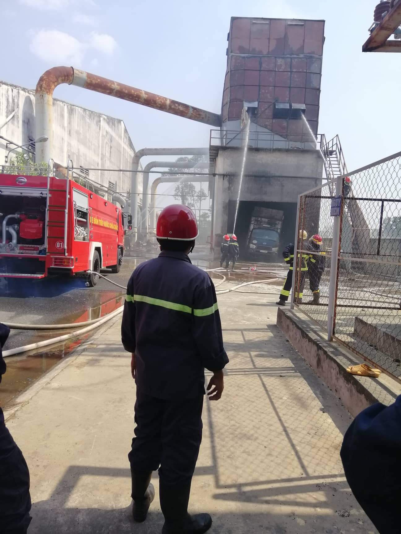 Ch&aacute;y ở TP Thủ Dầu Một, 4 người thương vong - Ảnh 1.