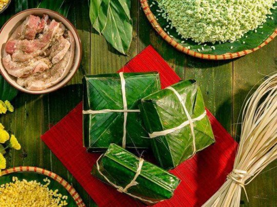 Hướng dẫn c&aacute;ch g&oacute;i b&aacute;nh chưng bằng khu&ocirc;n v&ocirc; c&ugrave;ng đẹp mắt - Ảnh 1.