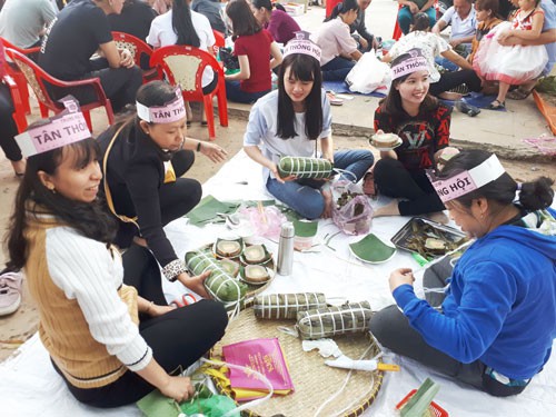 Phong phú hoạt động chăm lo Tết cho công nhân khó khăn