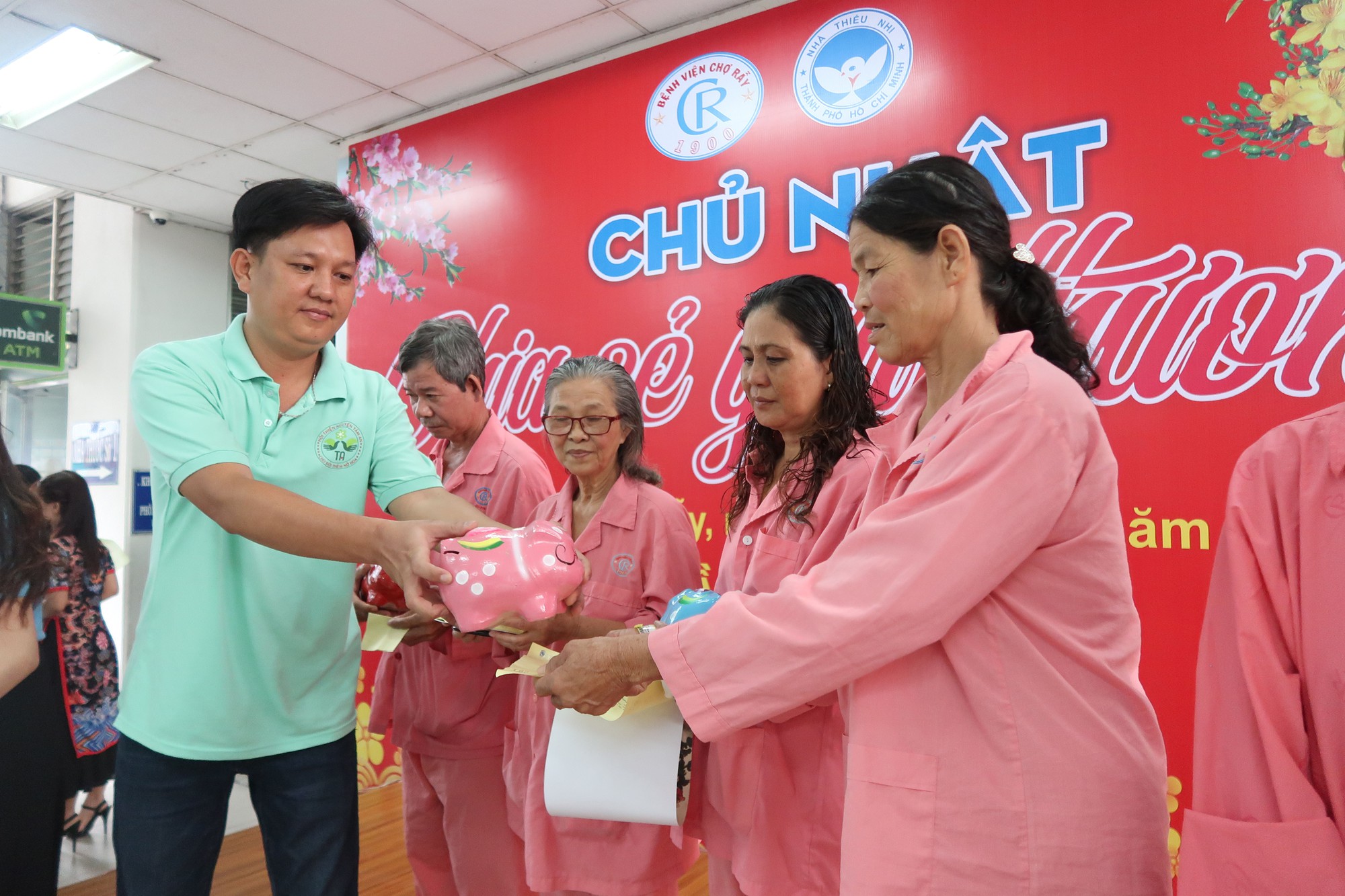 LÒNG TỐT ÐÂU PHẢI ÐIỀU XA XỈ: Khơi đúng mạch, lòng tốt tuôn trào