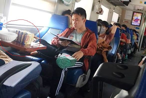 Vụ t&agrave;u trật b&aacute;nh: Đường sắt Bắc Nam đ&atilde; th&ocirc;ng tuyến - Ảnh 2.