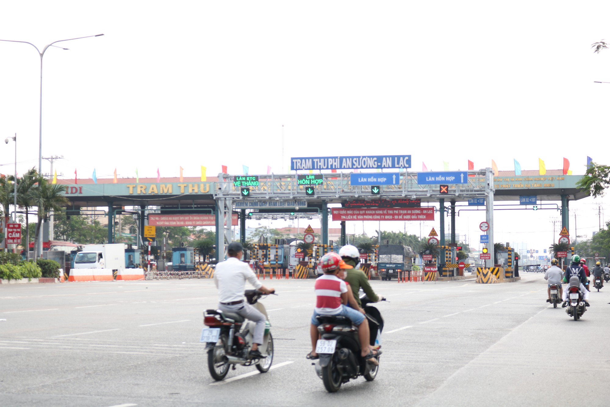 Xử phạt nhiều người gây rối tại trạm BOT An Sương - An Lạc