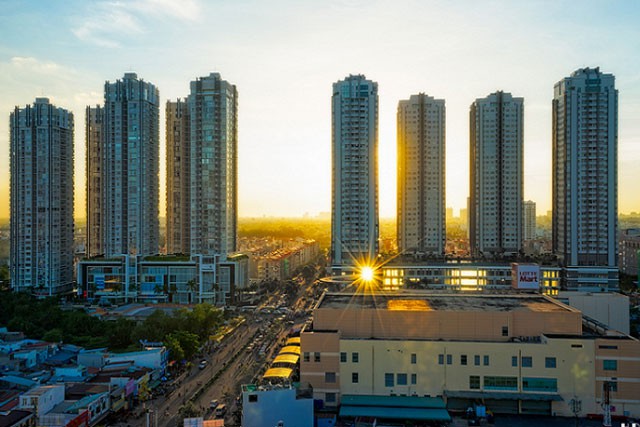 Bị kiểm soát chặt tín dụng: Thế khó của bất động sản 2019?