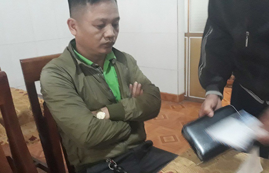 Bắt đối tượng xưng phóng viên tống tiền doanh nghiệp